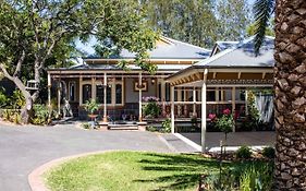 The Oaks Lilydale Accommodation